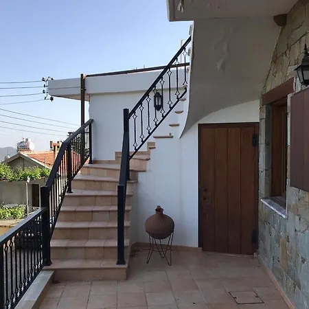 Σπίτι διακοπών 3- Bedroom Mountain House *