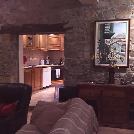 Σπίτι διακοπών 3- Bedroom Mountain House Ζωοπηγή